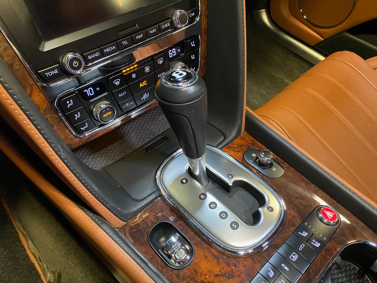2015 Bentley Flying Spur V8 photo 58