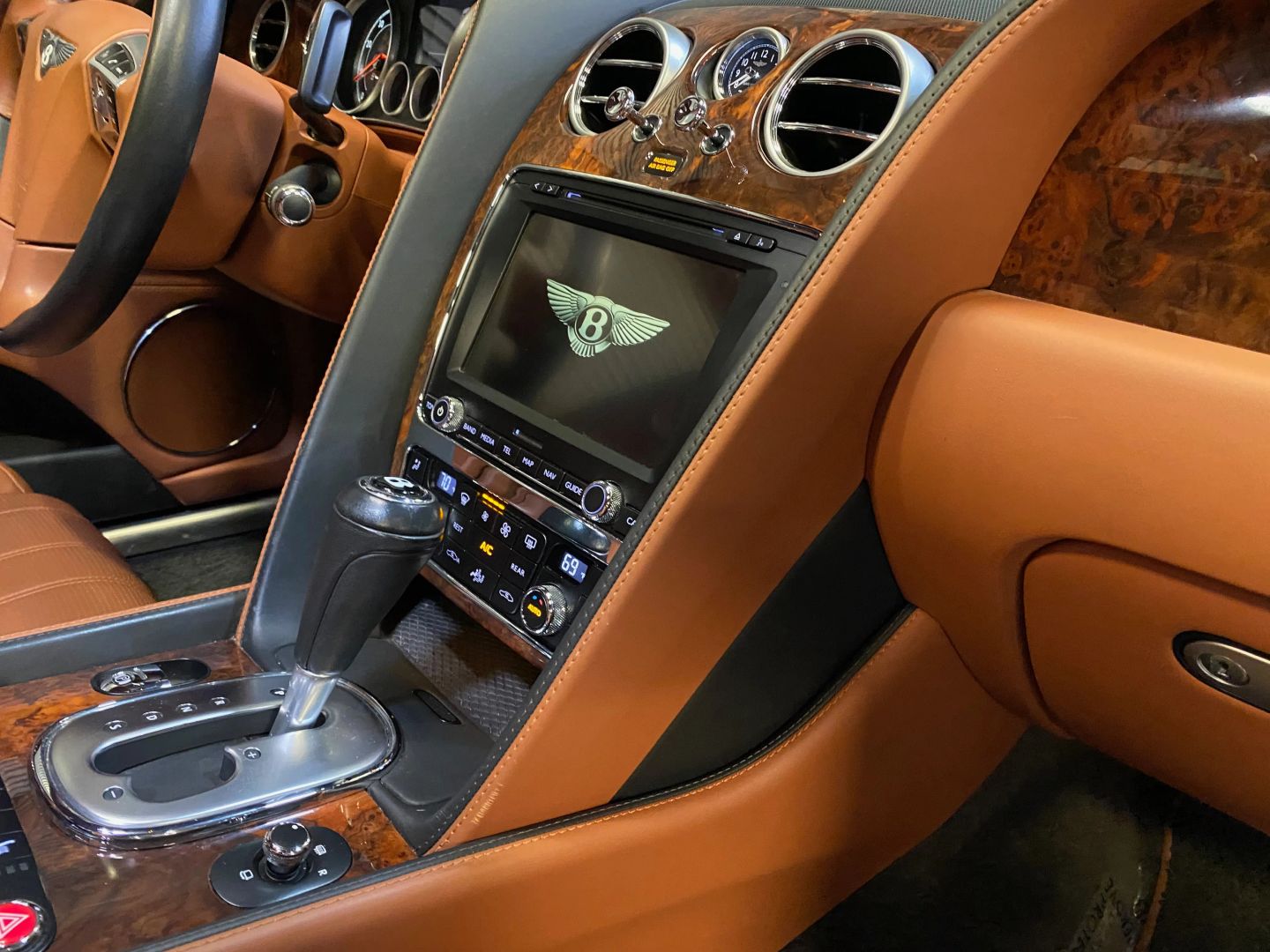 2015 Bentley Flying Spur V8 photo 67