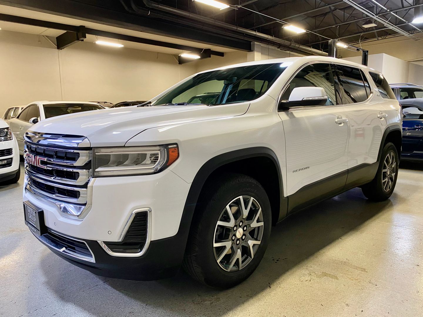 2022 Gmc Acadia SLE photo 2