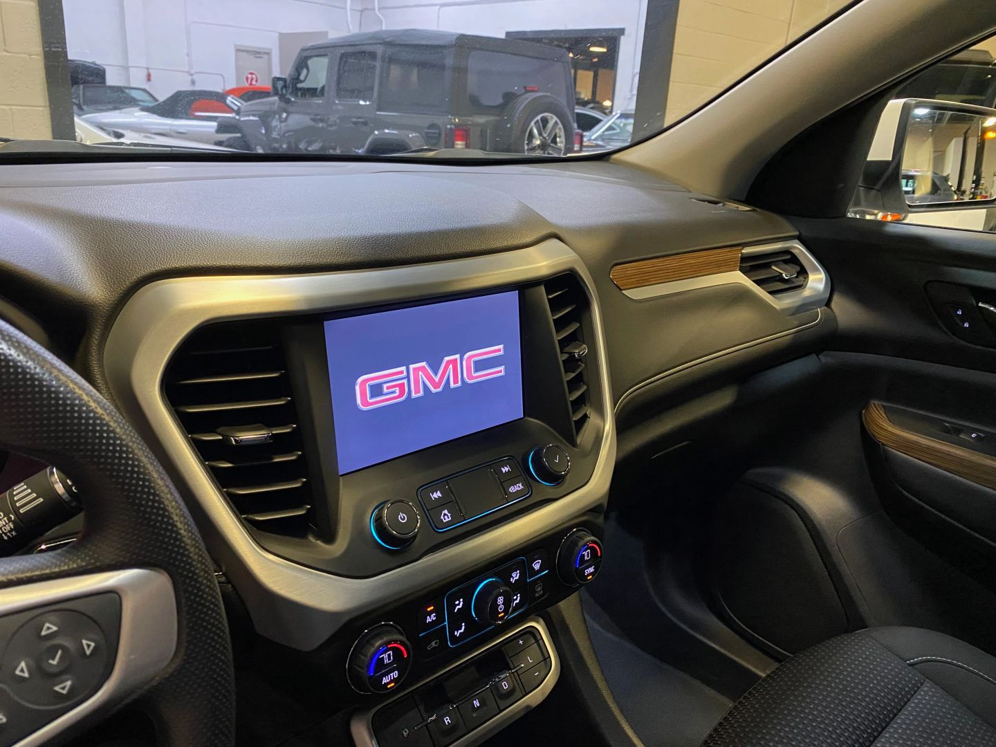 2022 Gmc Acadia SLE photo 11
