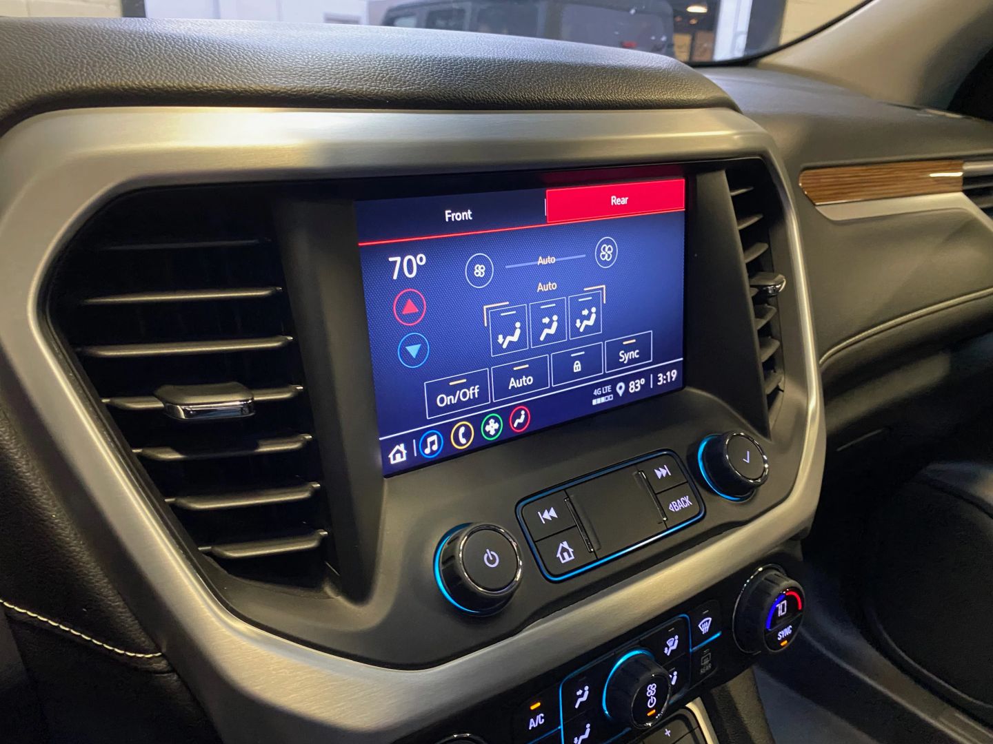 2022 Gmc Acadia SLE photo 14