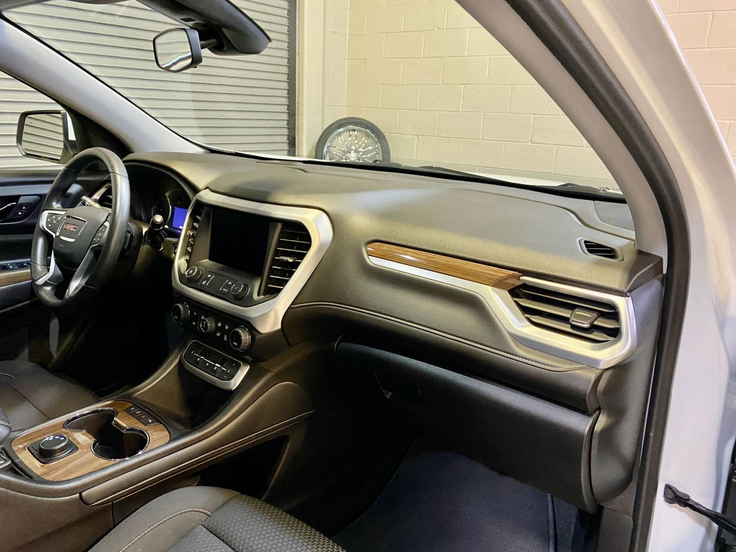 2022 Gmc Acadia SLE photo 18