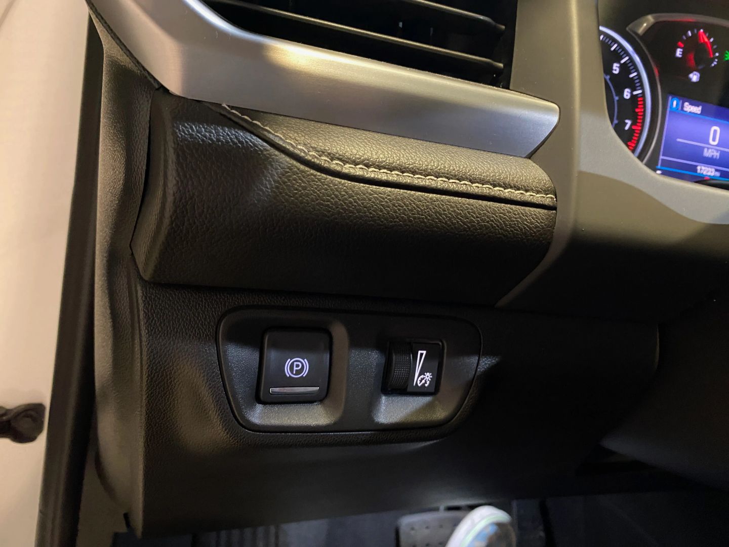 2022 Gmc Acadia SLE photo 19