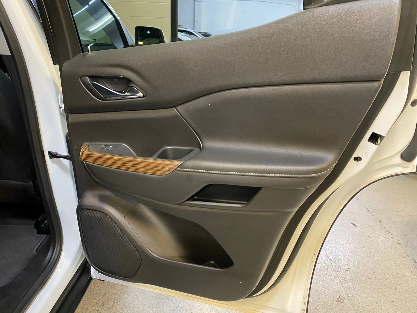 2022 Gmc Acadia SLE photo 27