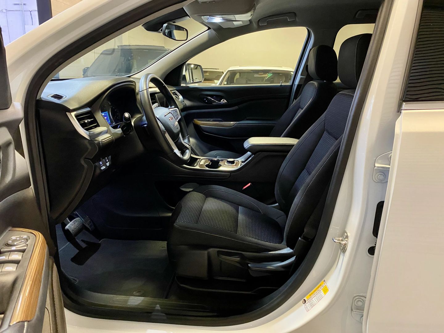 2022 Gmc Acadia SLE photo 30