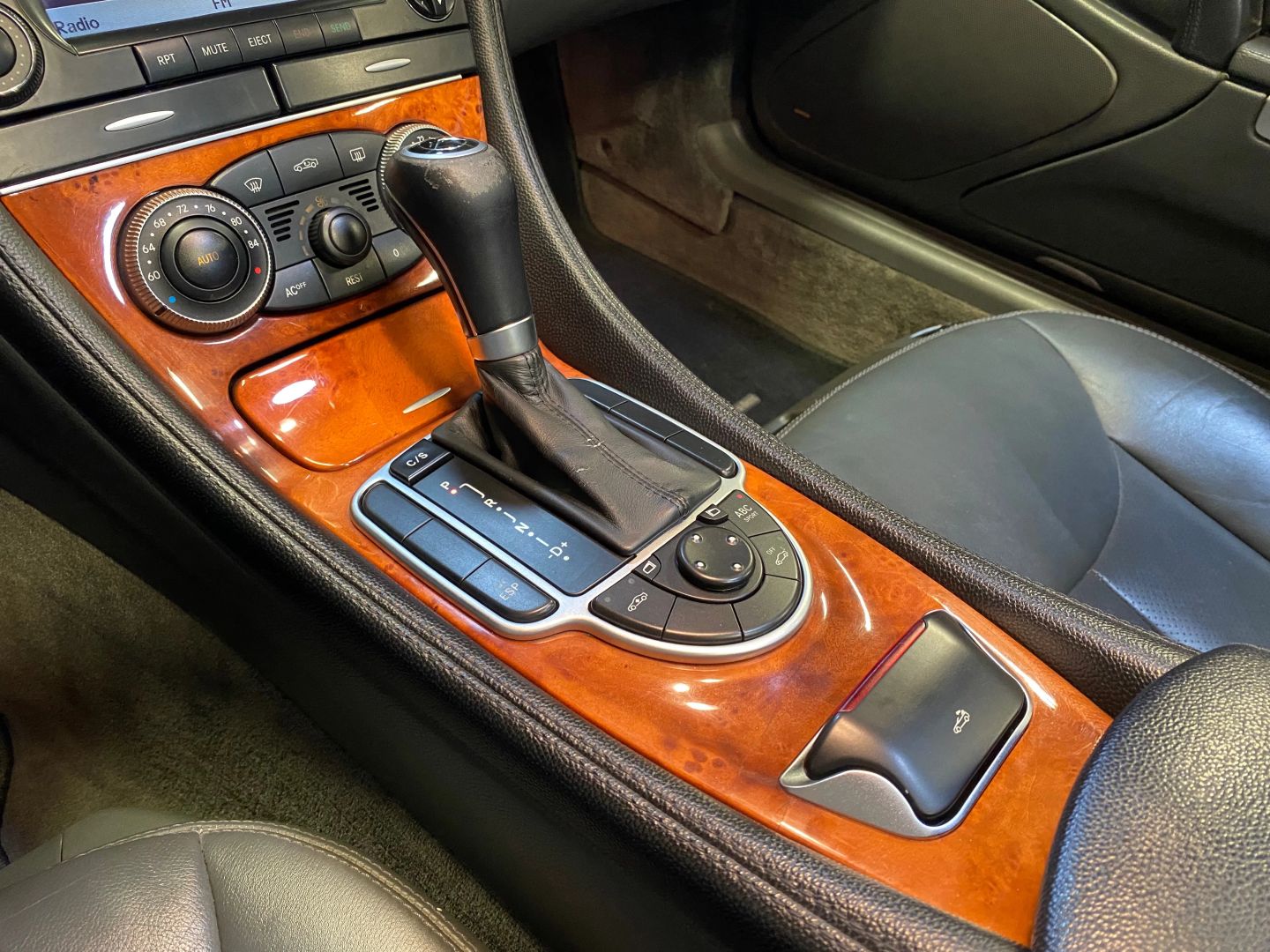 2005 Mercedes Benz SL 500 photo 18