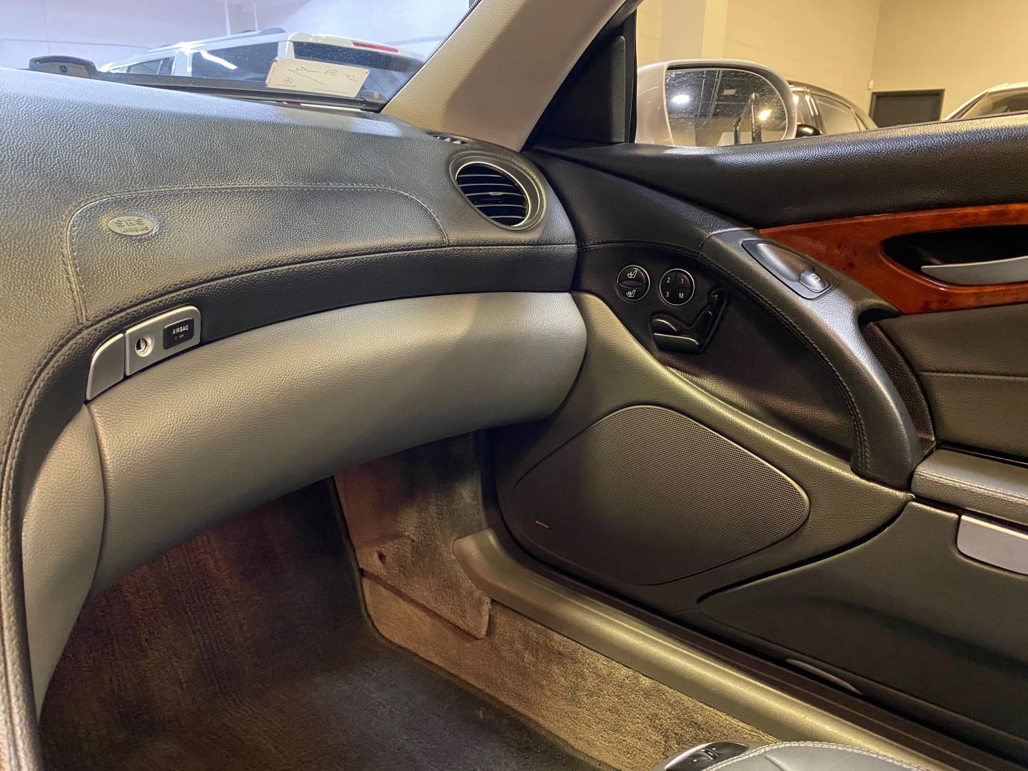 2005 Mercedes Benz SL 500 photo 22