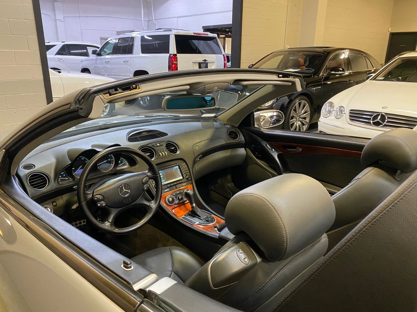 2005 Mercedes Benz SL 500 photo 24