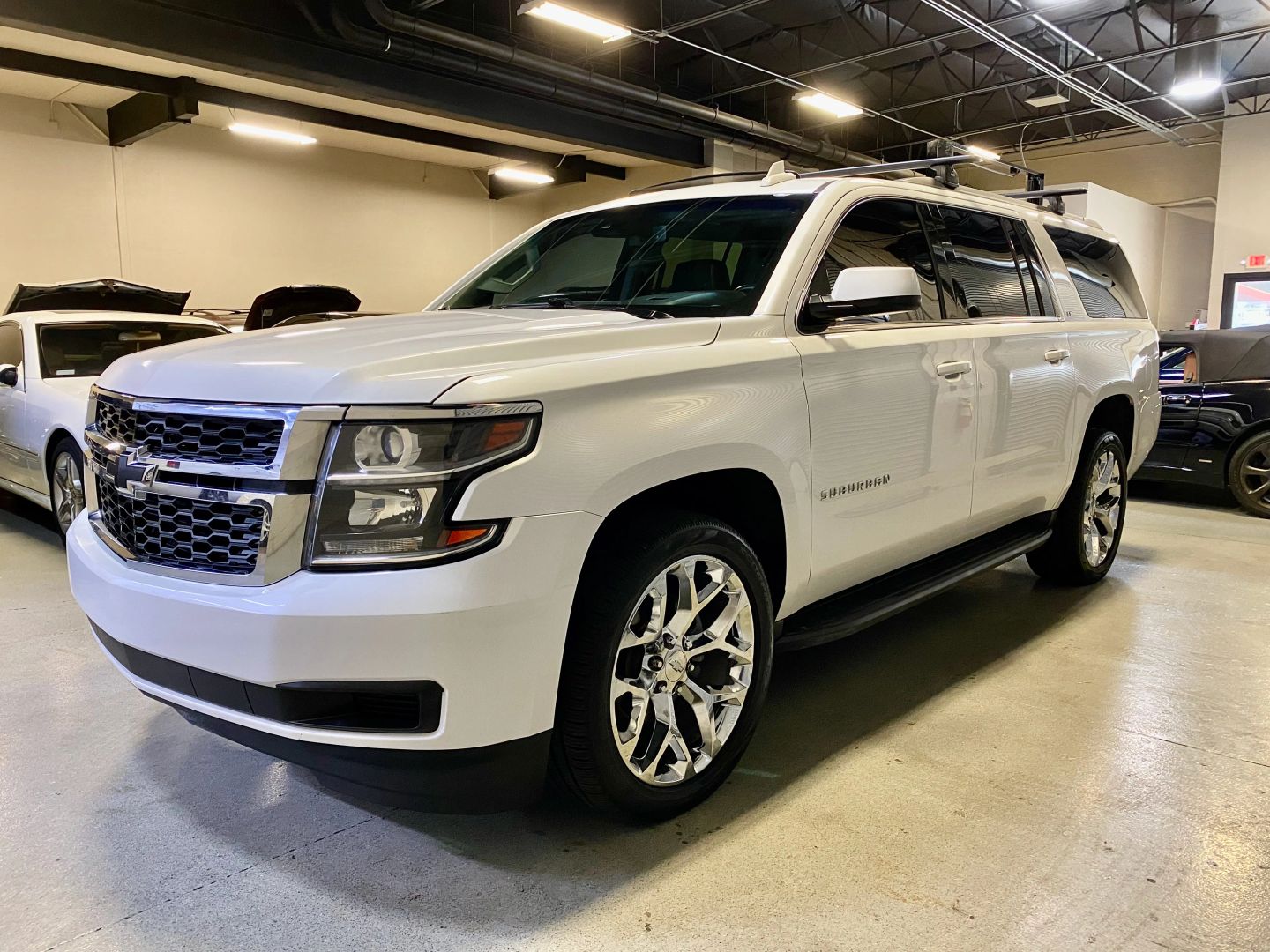 2017 Chevrolet Suburban LT photo 2