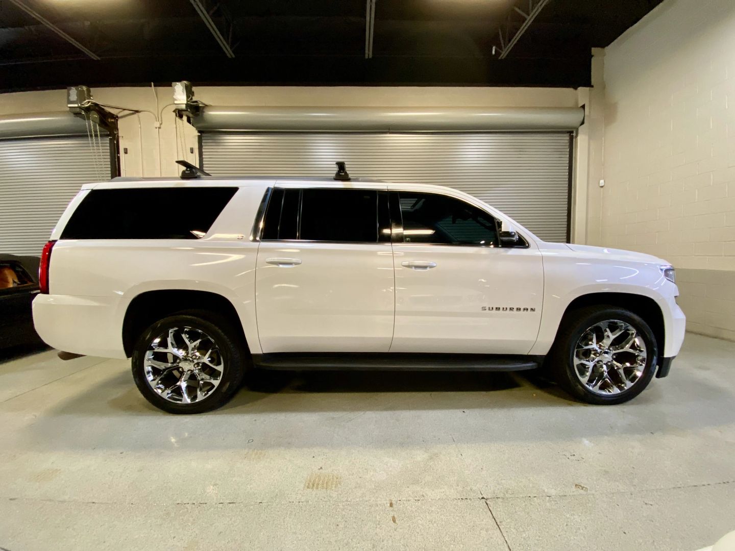 2017 Chevrolet Suburban LT photo 8