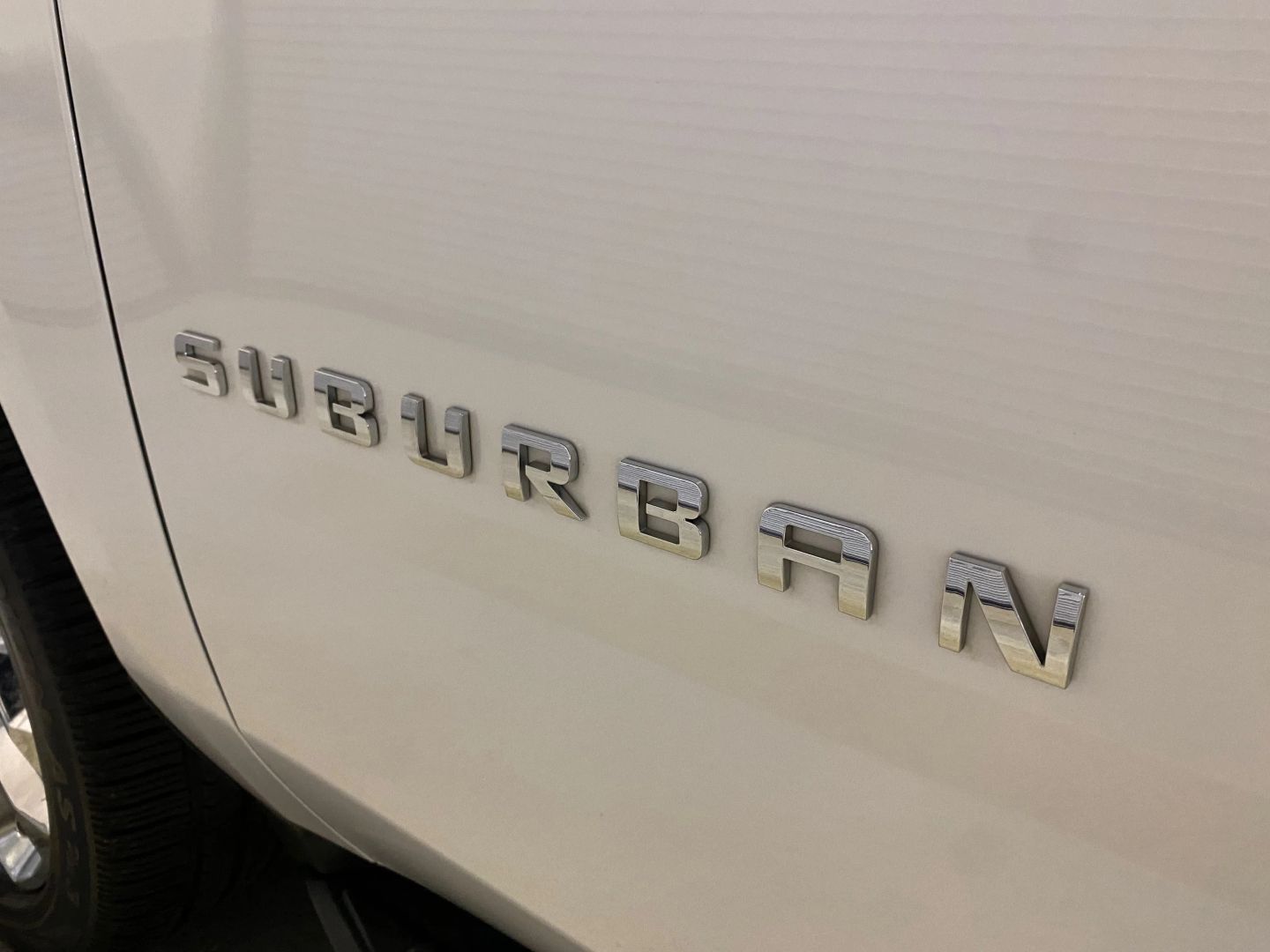 2017 Chevrolet Suburban LT photo 20