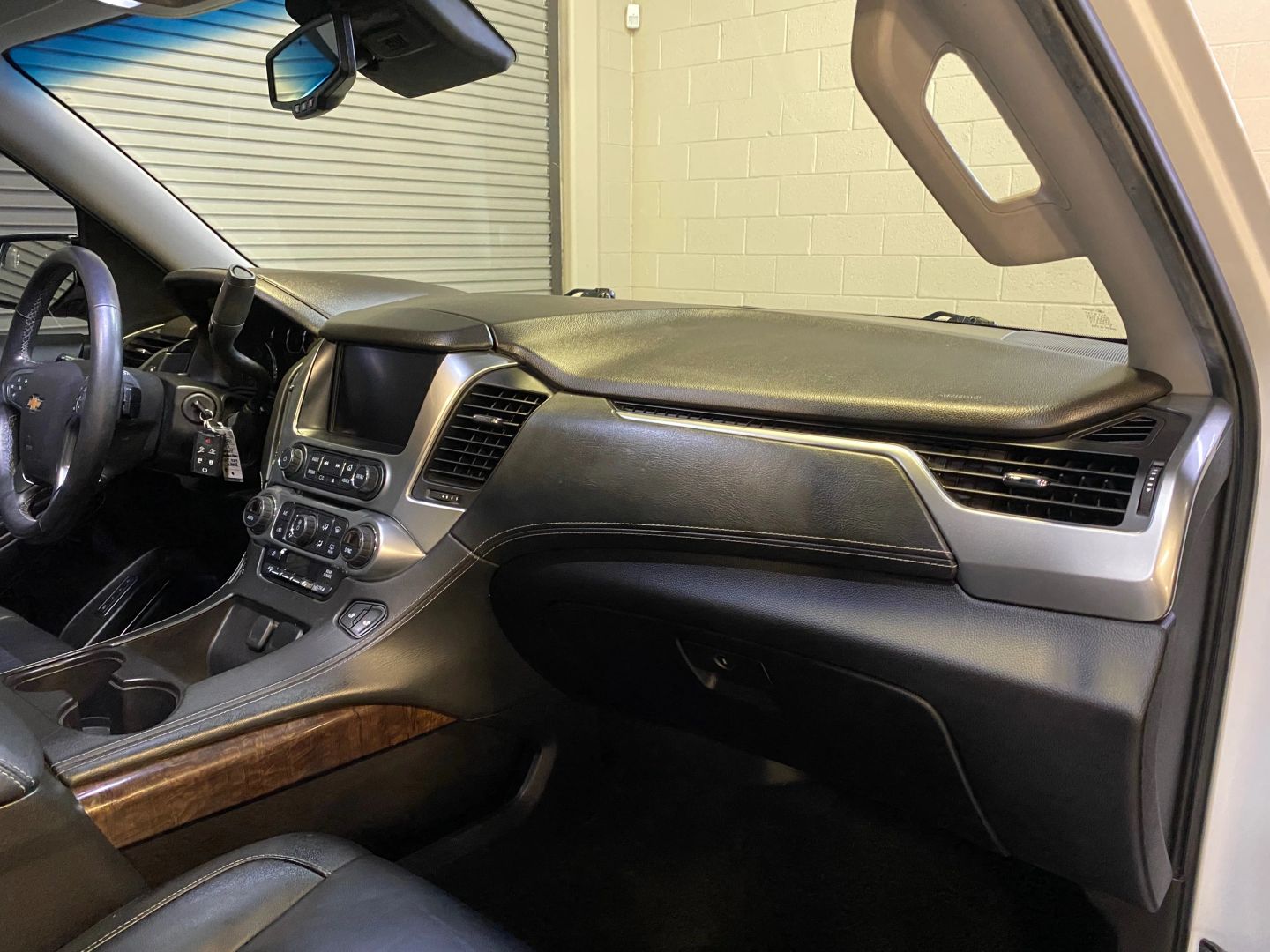 2017 Chevrolet Suburban LT photo 23