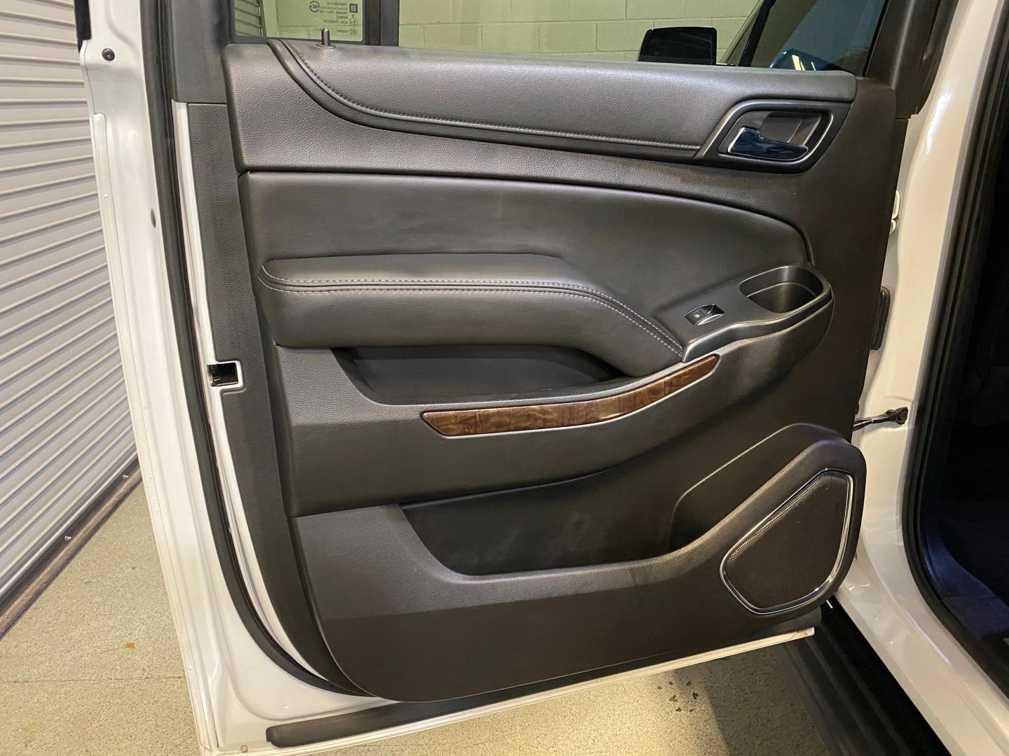 2017 Chevrolet Suburban LT photo 29