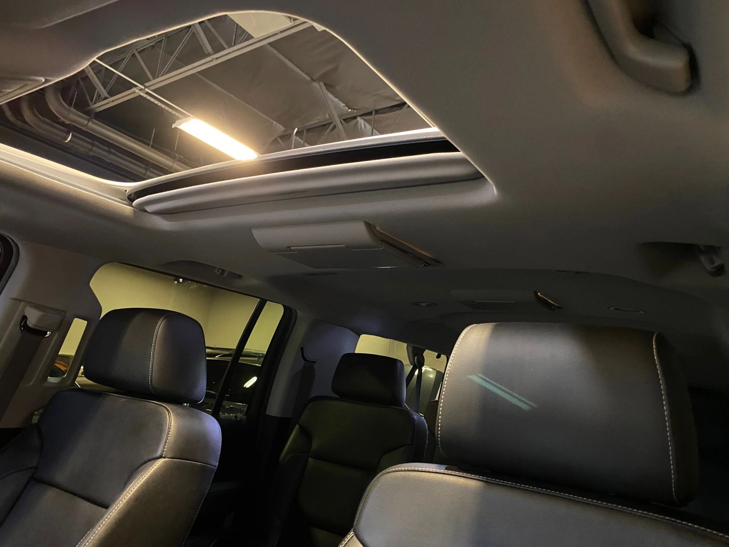 2017 Chevrolet Suburban LT photo 32