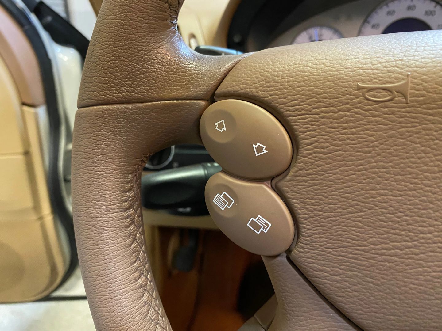 2008 Mercedes Benz E 350 Sedan photo 12