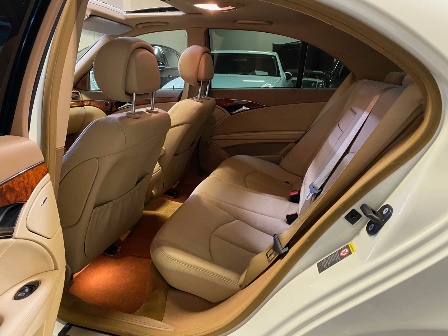 2008 Mercedes Benz E 350 Sedan photo 21