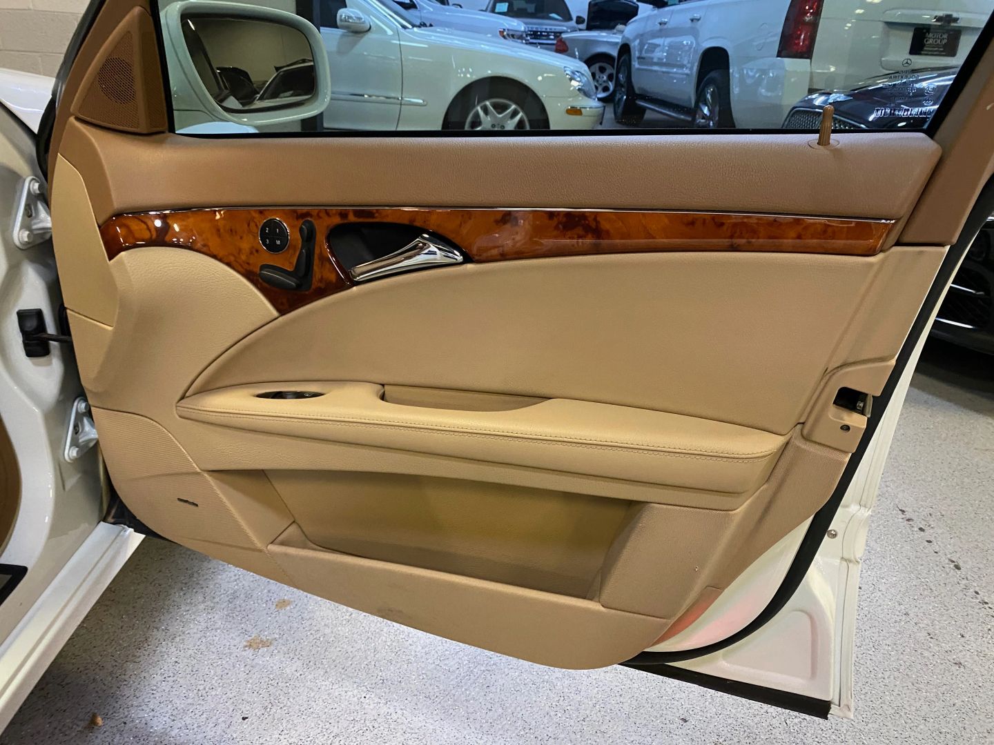 2008 Mercedes Benz E 350 Sedan photo 50