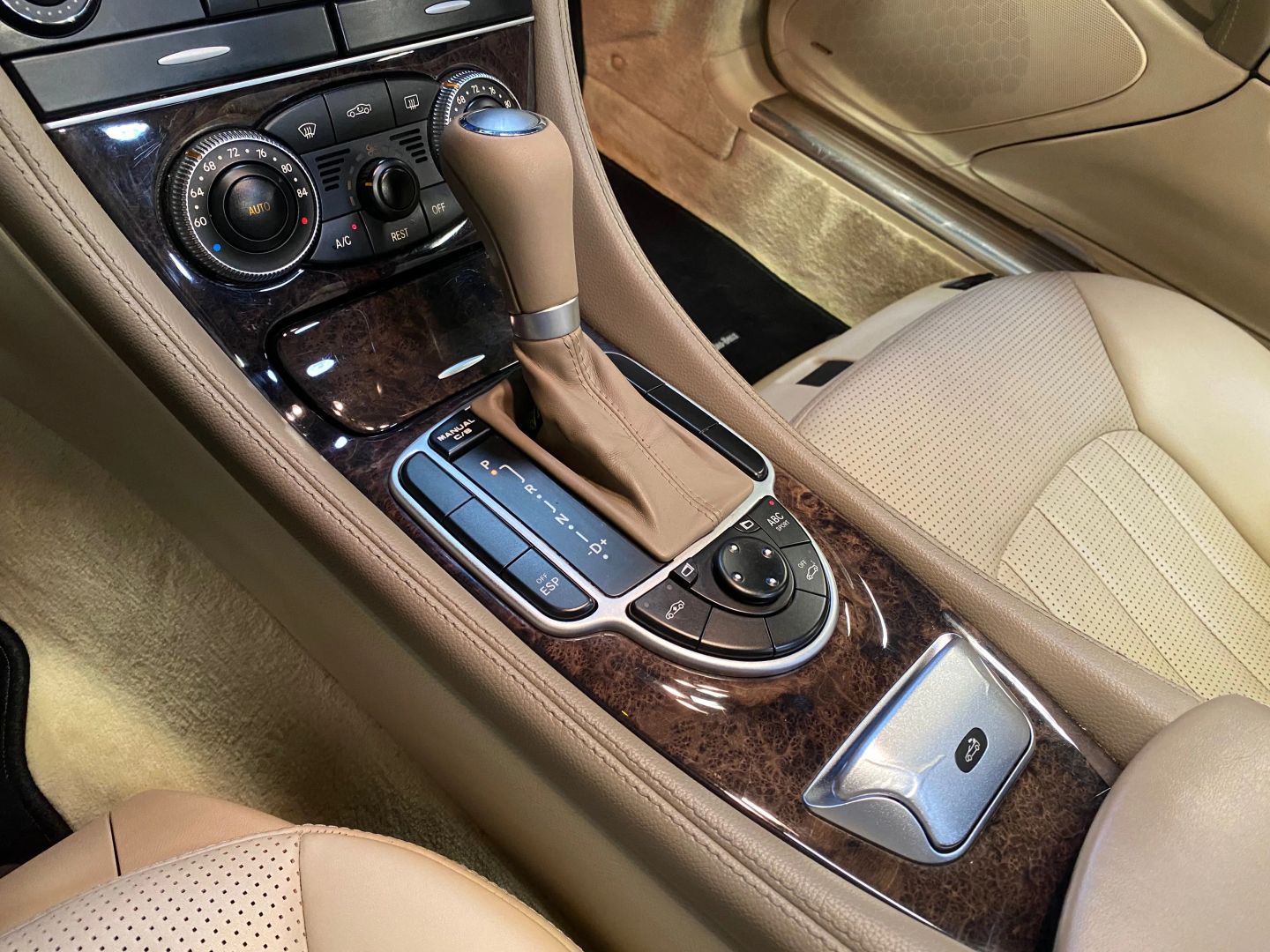 2007 Mercedes Benz SL 55 AMG photo 24