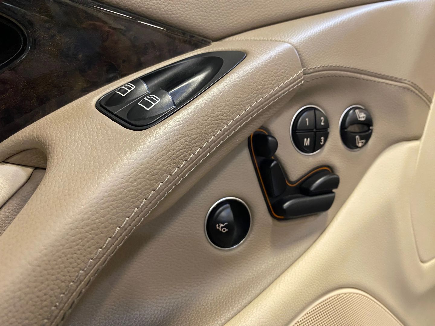 2007 Mercedes Benz SL 55 AMG photo 27