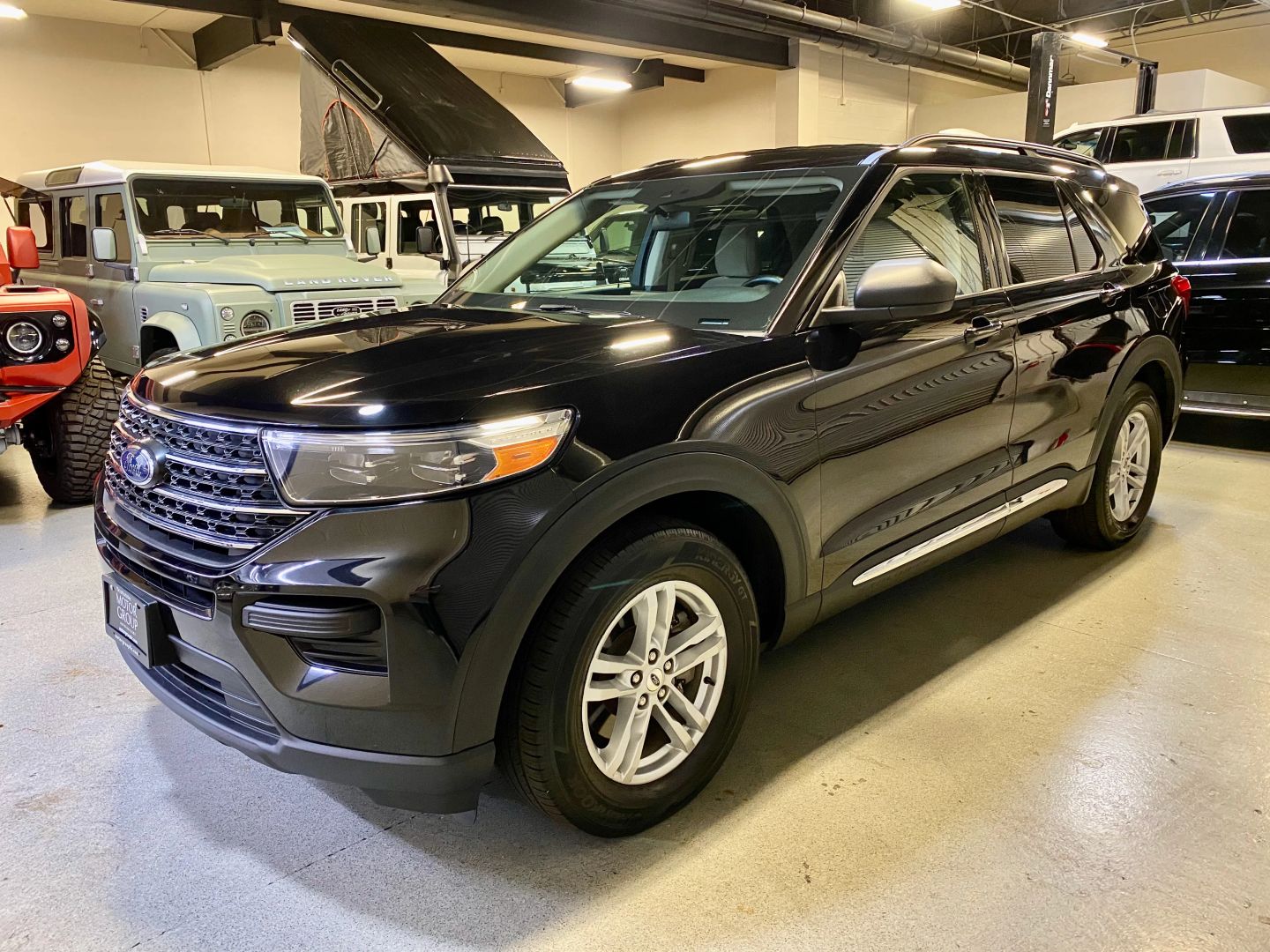 2023 Ford Explorer XLT photo 2