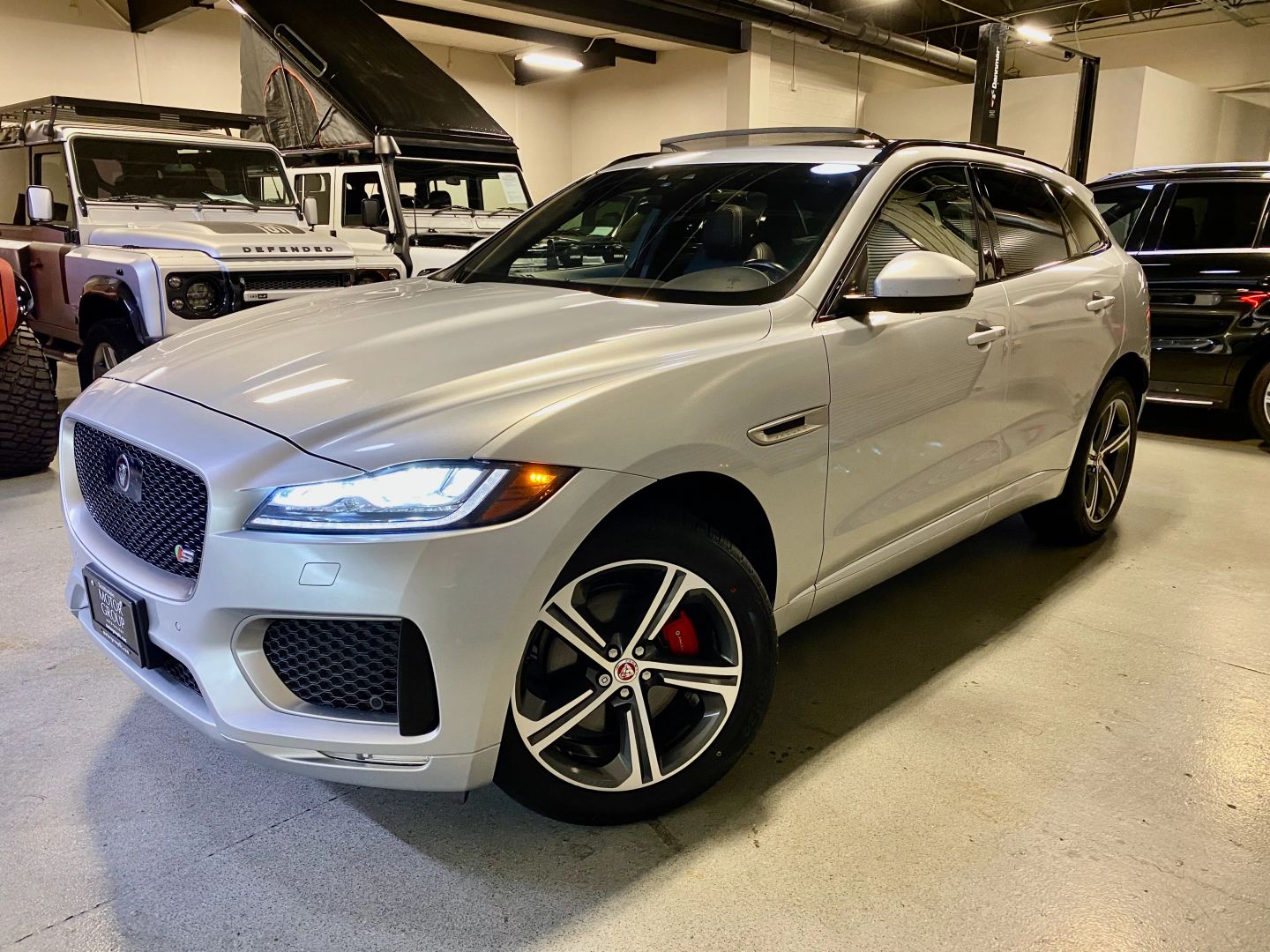 2019 Jaguar F-PACE S photo 2