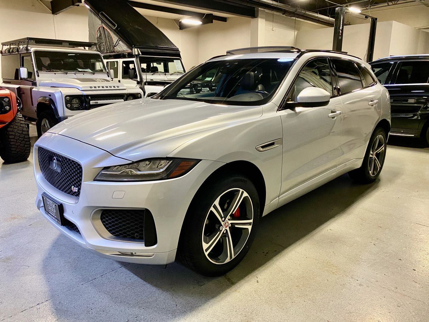 2019 Jaguar F-PACE S photo 3