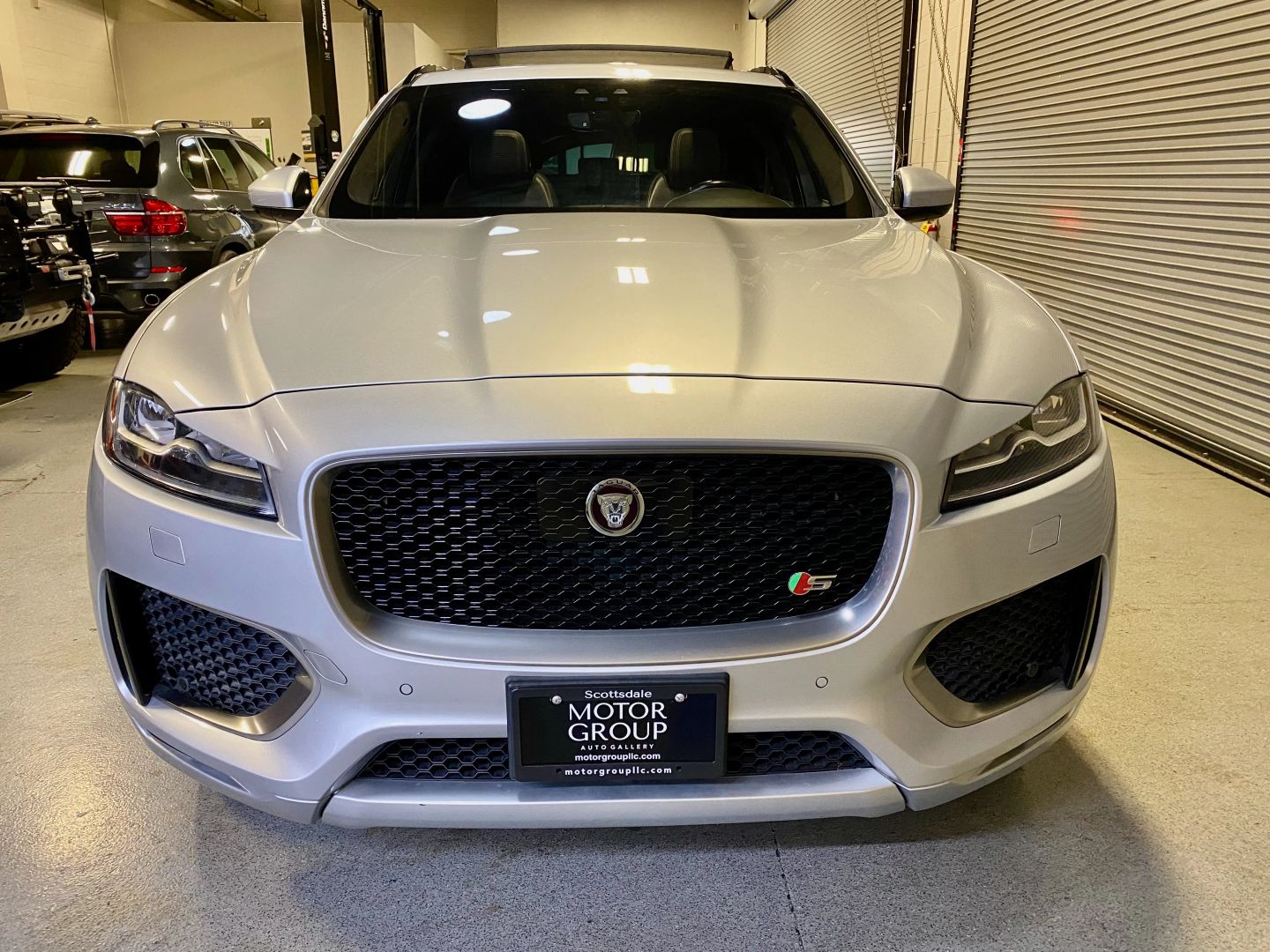 2019 Jaguar F-PACE S photo 4