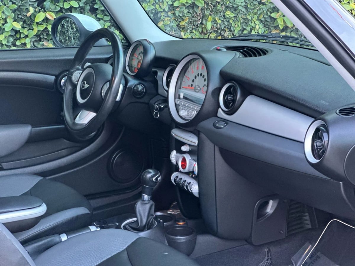 2009 MINI Cooper Base - Photo 19