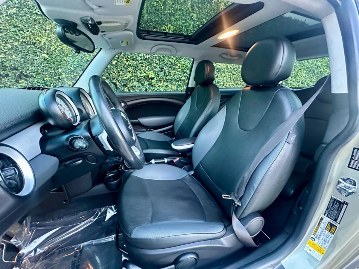 2009 MINI Cooper Base - Photo 21