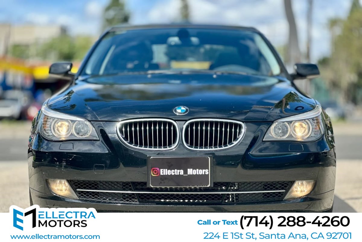 2010 BMW 5 Series 528i Sedan's photo