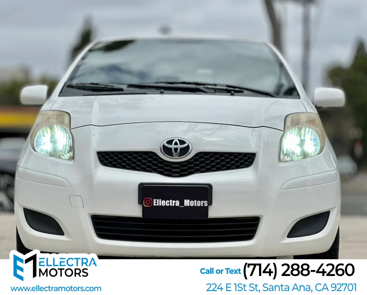 2011 Toyota Yaris 5-Door Liftback AT's photo