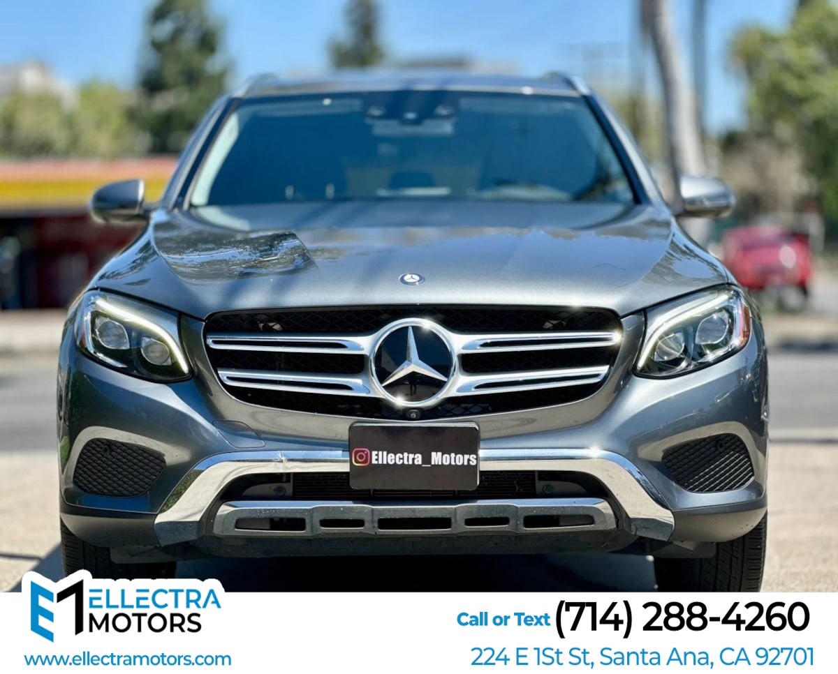 2017 Mercedes-Benz GLC GLC300's photo