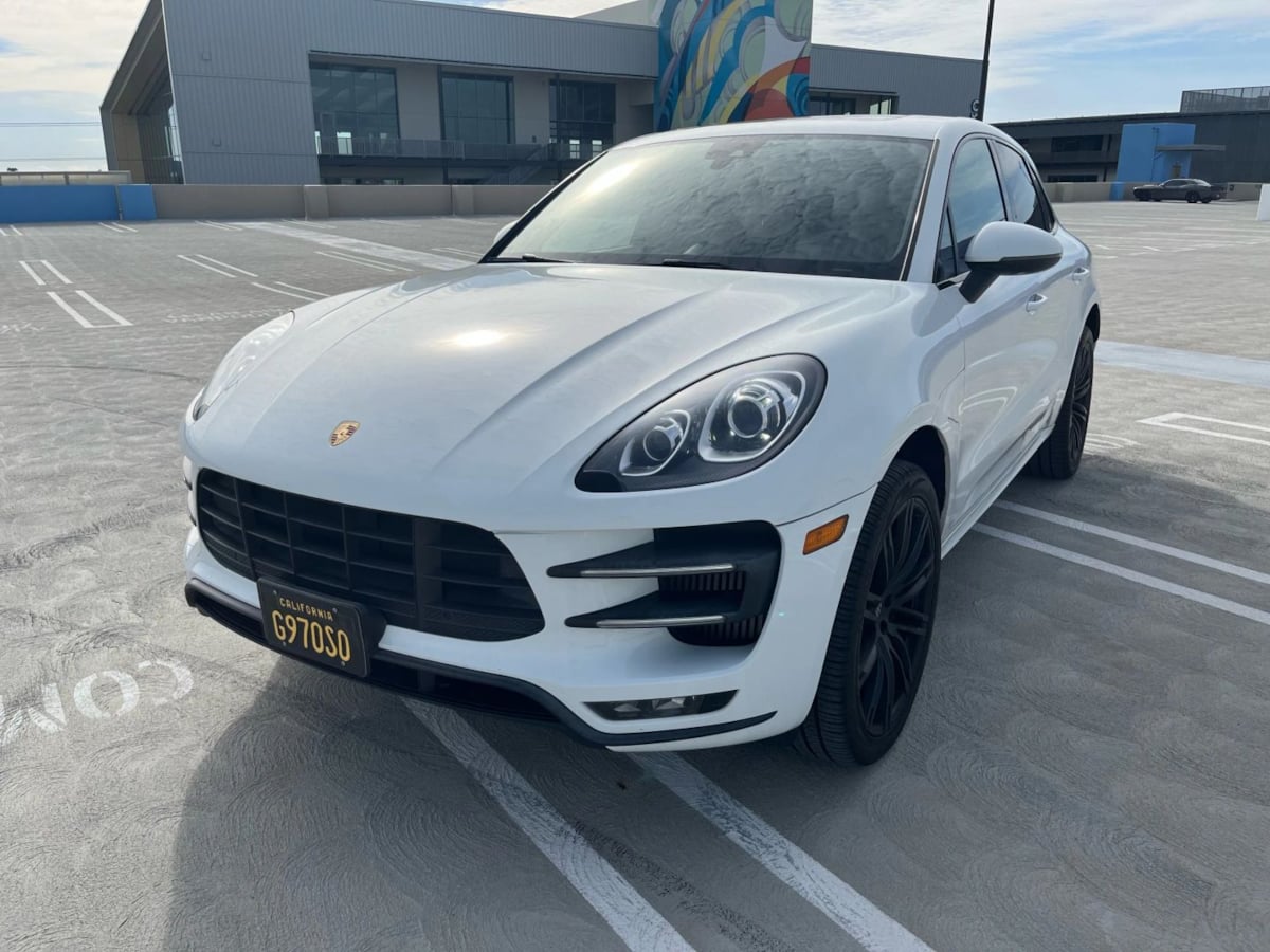 2015 Porsche Macan Turbo - Photo 2