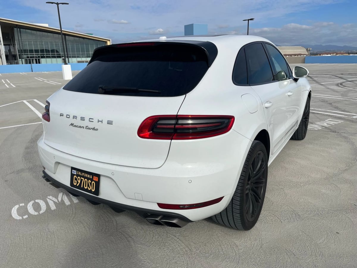 2015 Porsche Macan Turbo - Photo 10