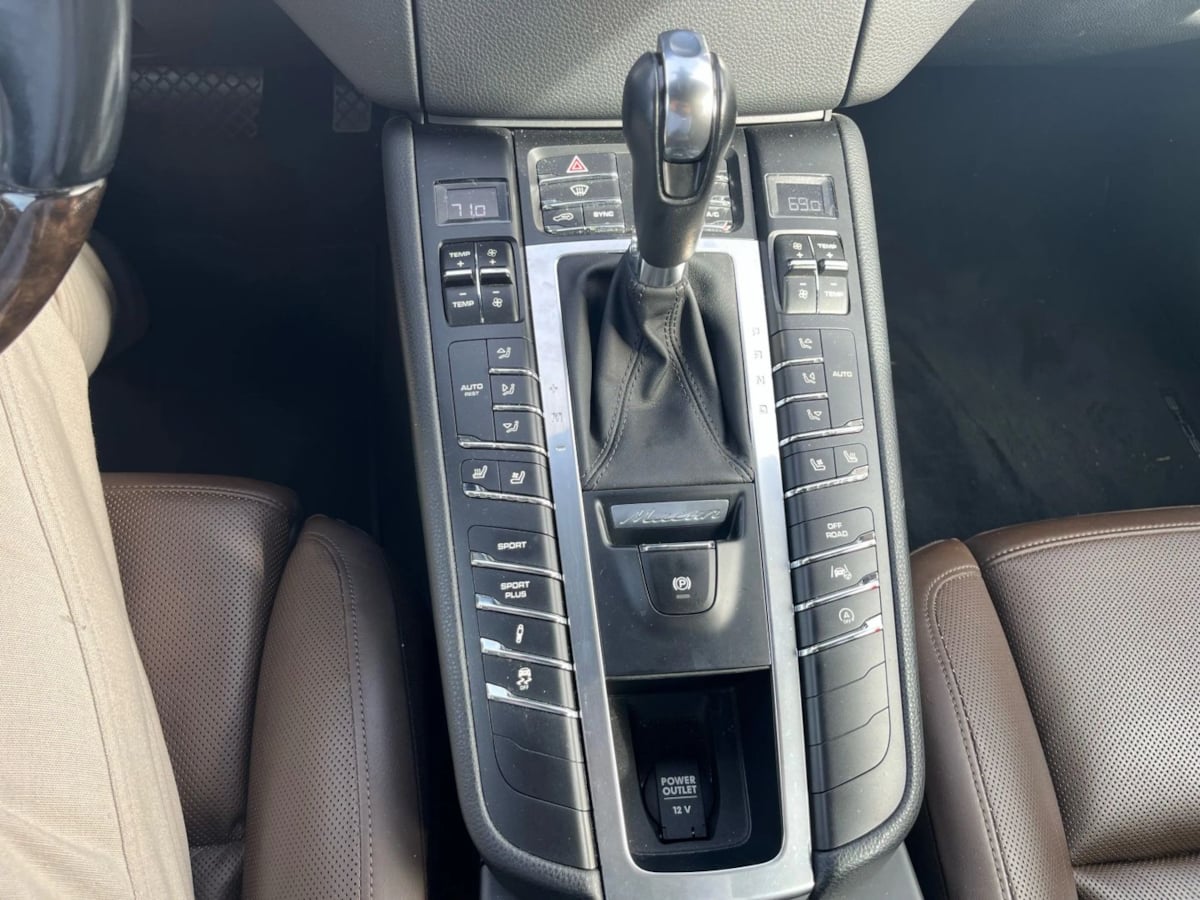 2015 Porsche Macan Turbo - Photo 20