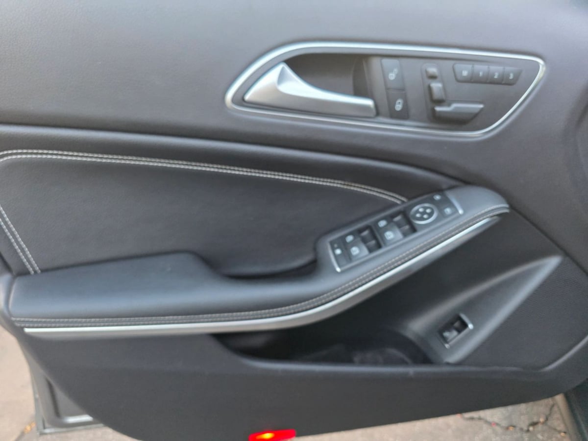 2017 Mercedes-Benz GLA-Class GLA250 - Photo 20