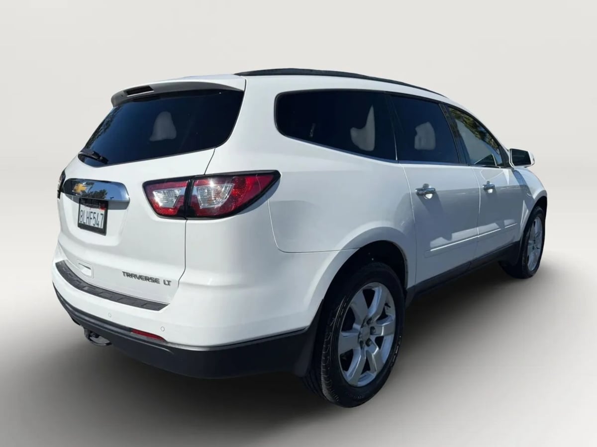 2016 Chevrolet Traverse 1LT - Photo 3