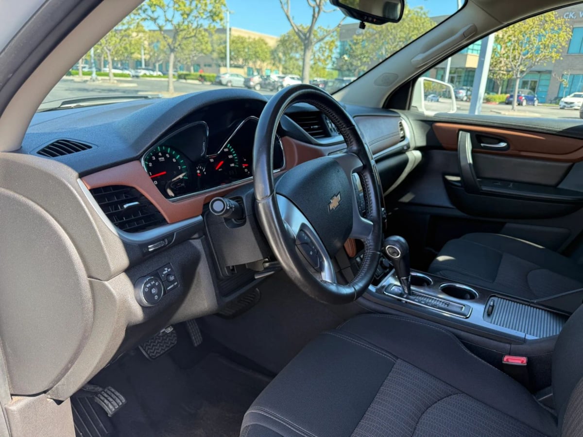 2016 Chevrolet Traverse 1LT - Photo 10