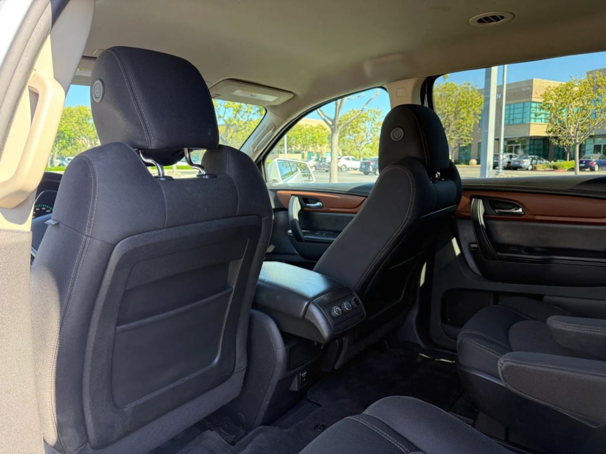 2016 Chevrolet Traverse 1LT - Photo 11