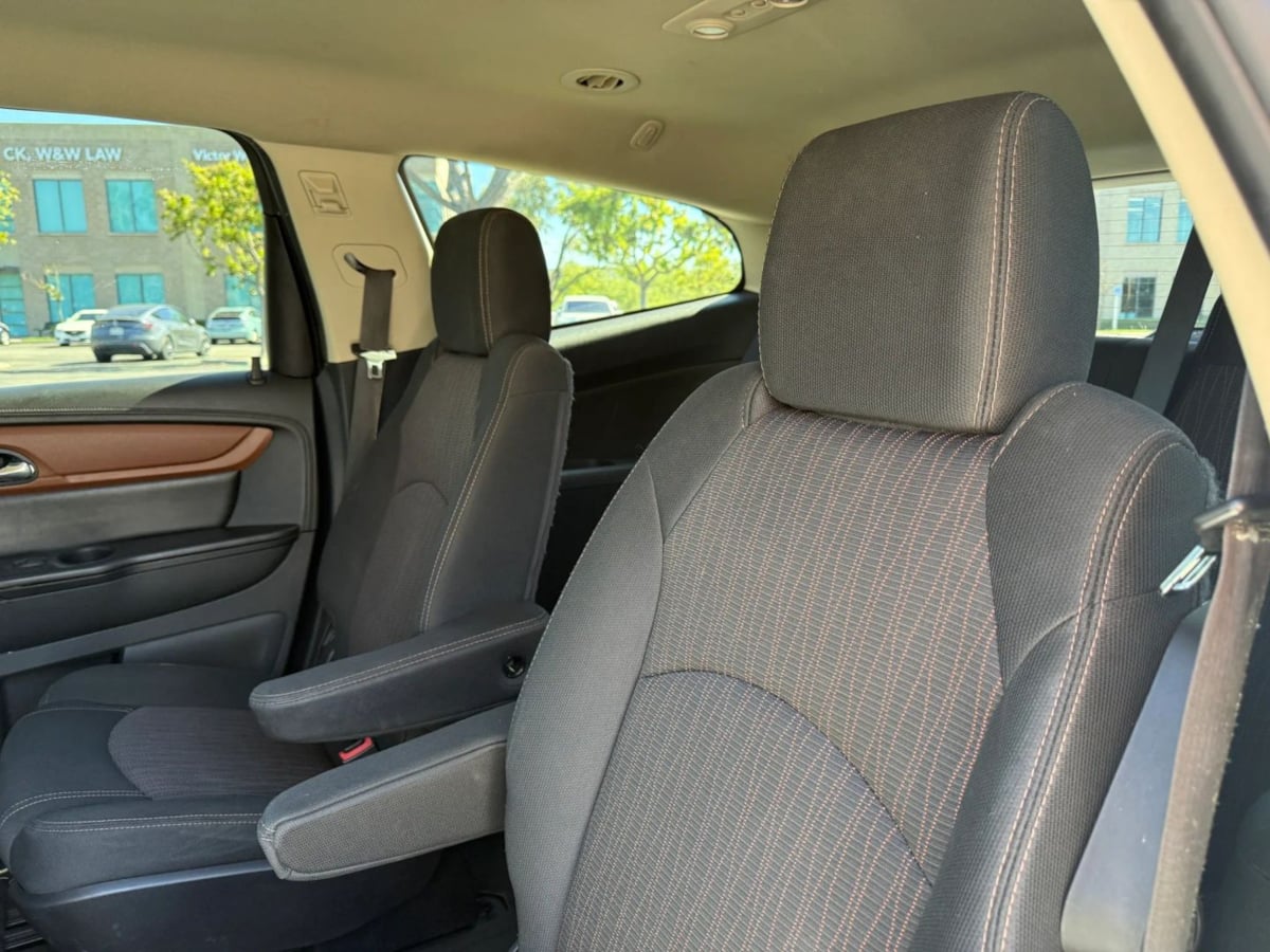 2016 Chevrolet Traverse 1LT - Photo 13
