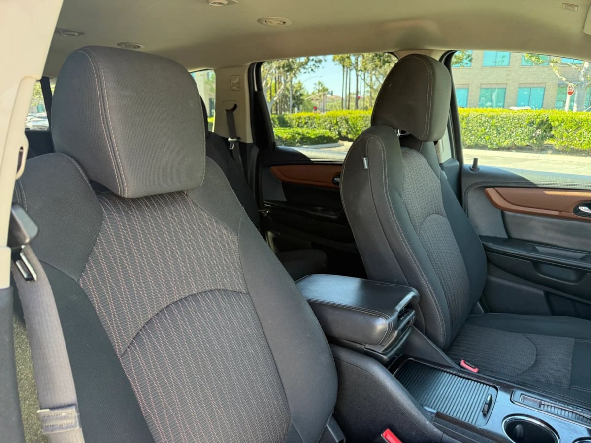 2016 Chevrolet Traverse 1LT - Photo 18