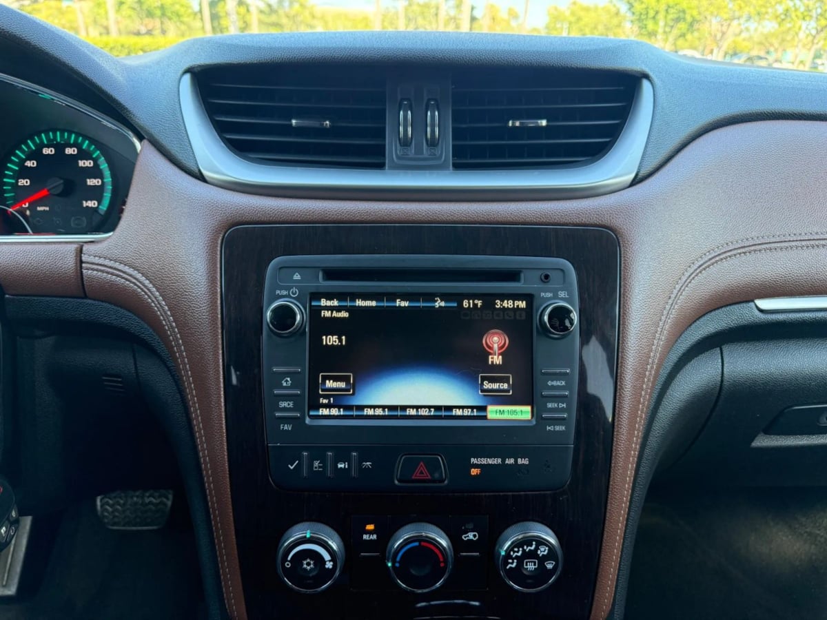 2016 Chevrolet Traverse 1LT - Photo 24
