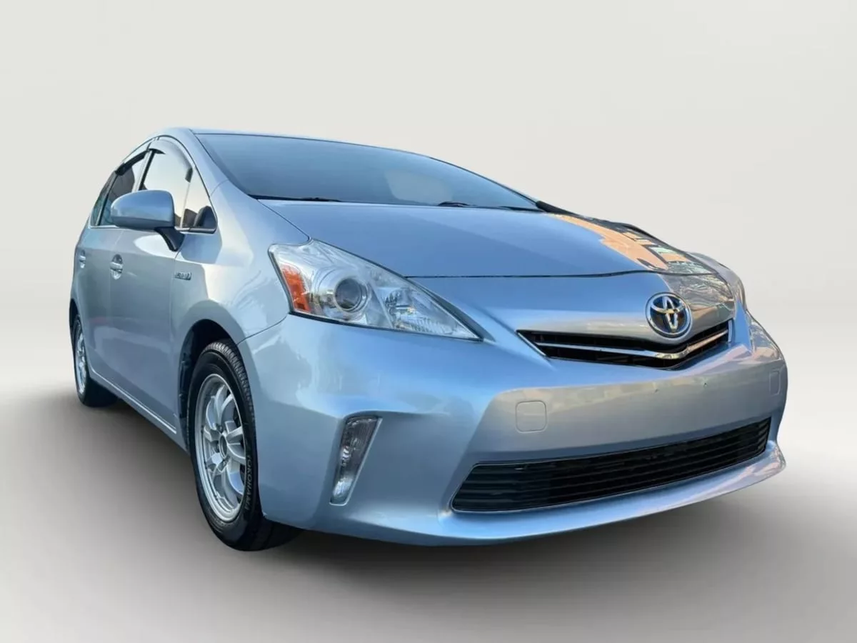 2012 Toyota Prius v Three