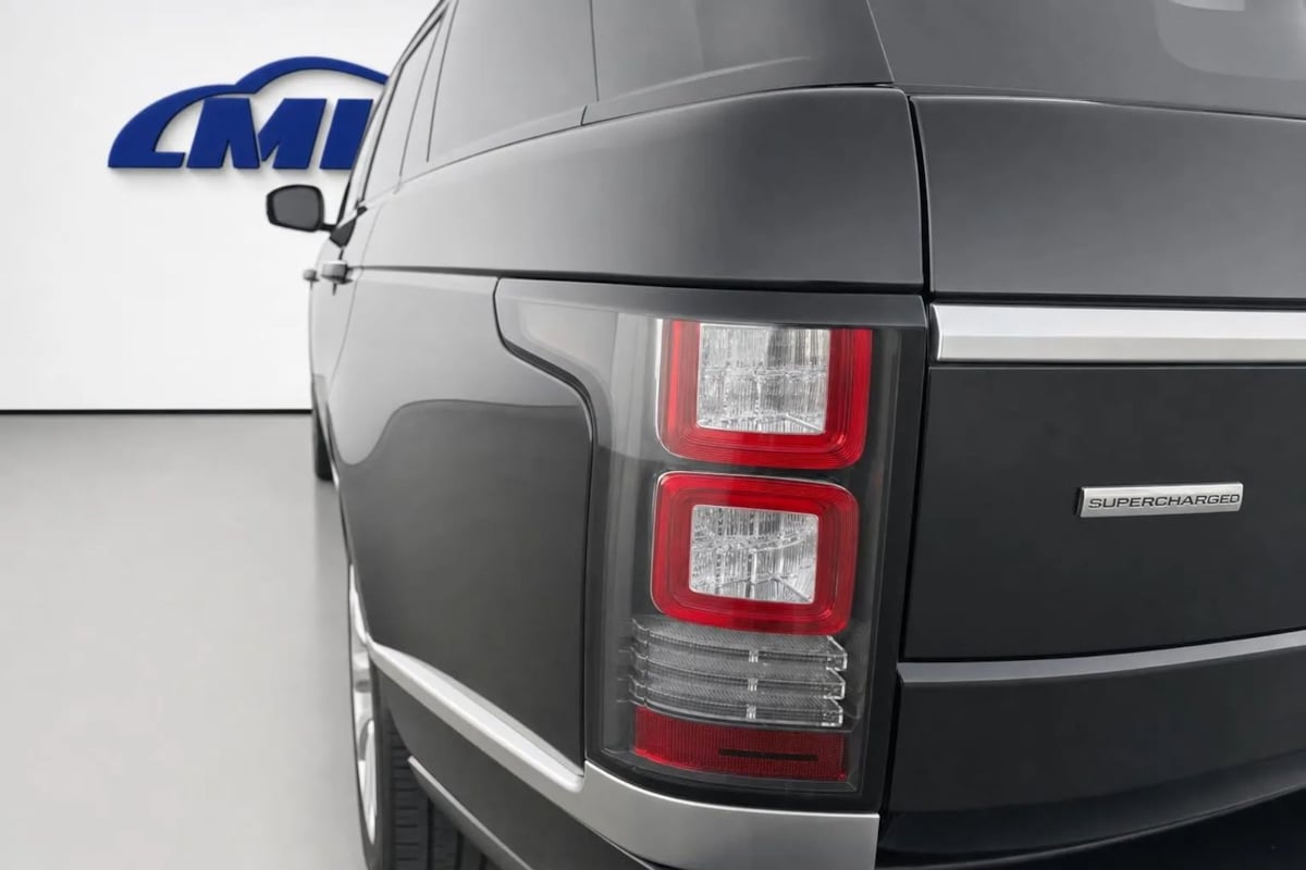 Photo 12 of this Land Rover Range Rover