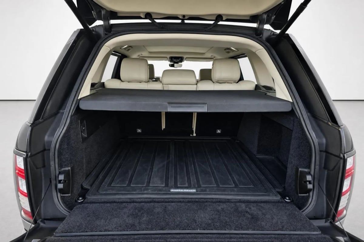 Photo 23 of this Land Rover Range Rover