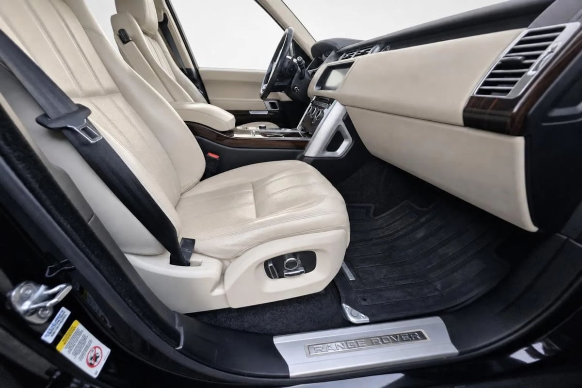 Photo 26 of this Land Rover Range Rover