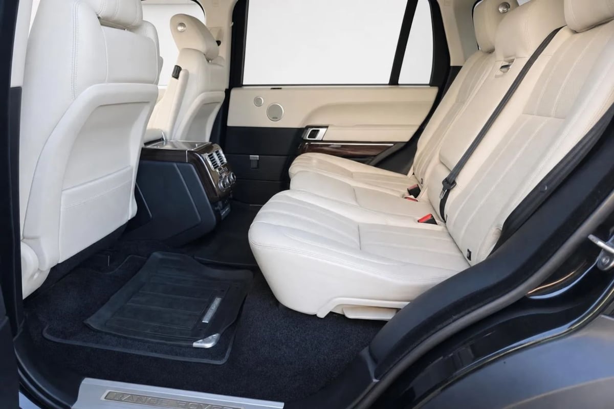 Photo 27 of this Land Rover Range Rover