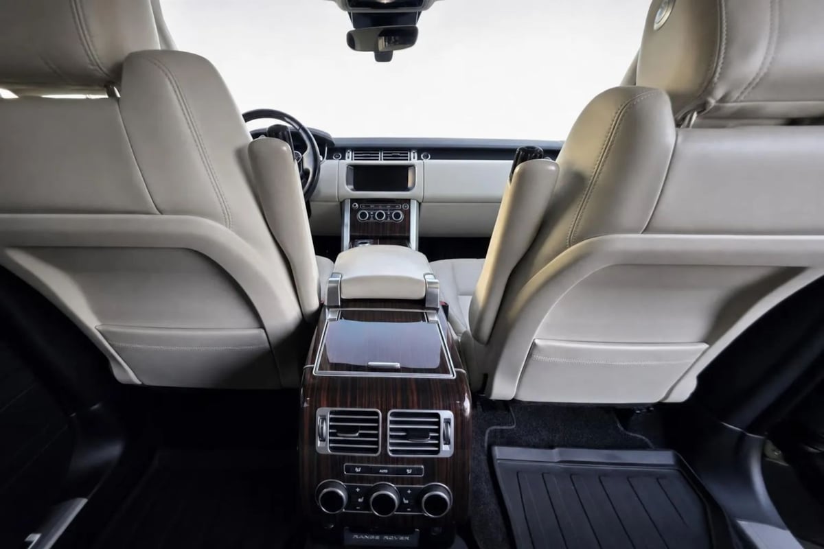 Photo 29 of this Land Rover Range Rover