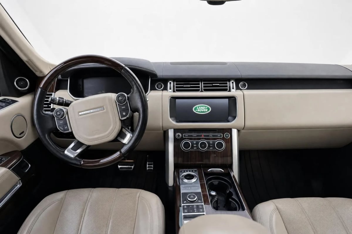 Photo 37 of this Land Rover Range Rover