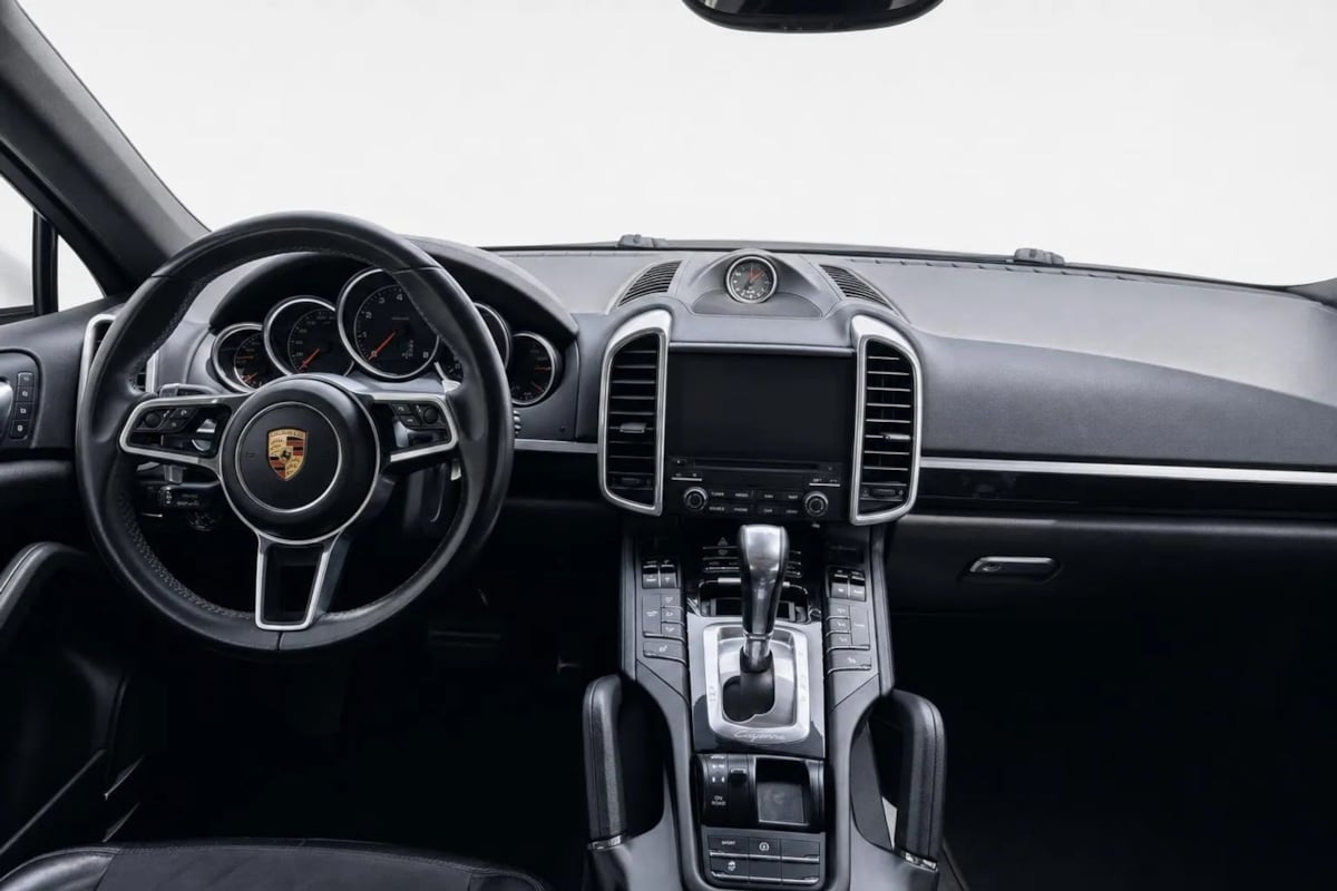 Porsche Cayenne photo 16